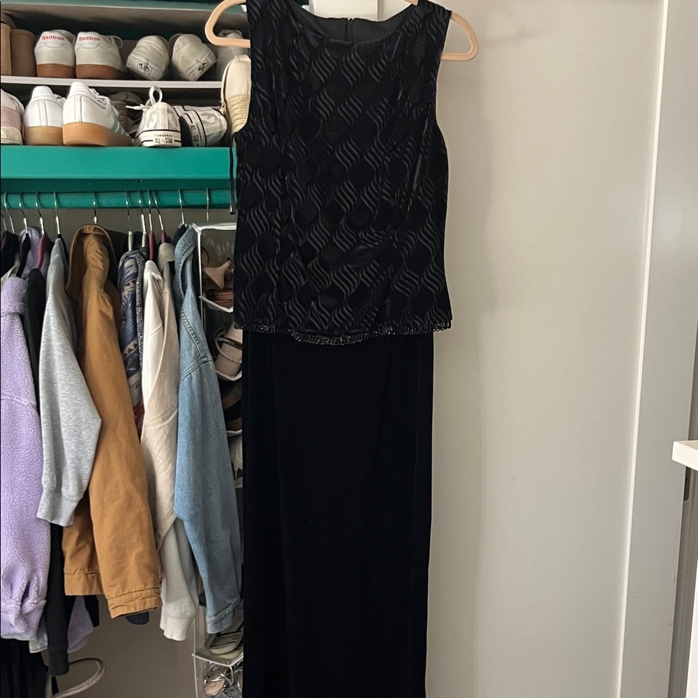Black Sleeveless Maxi Dress with Textured Bodice